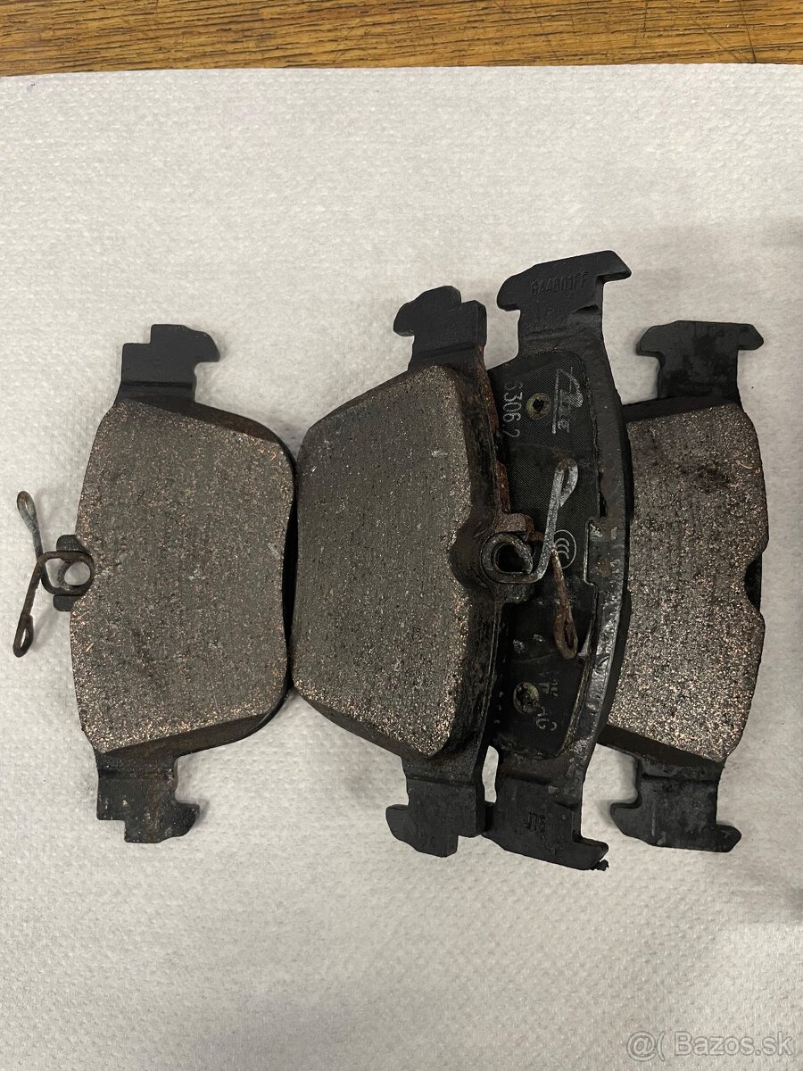 Zadné brzdové platničky golf 8 - 2