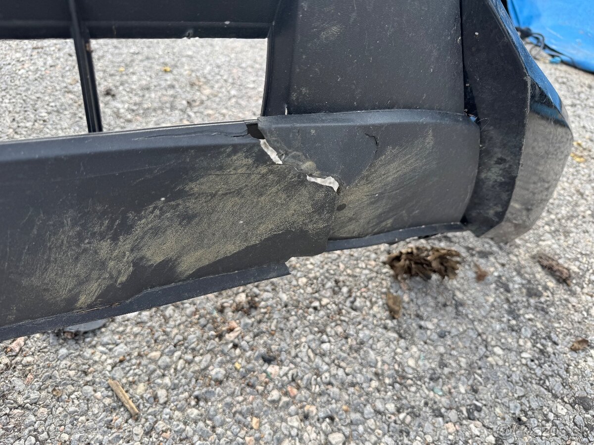 Narazník Volkswagen Touareg - 2