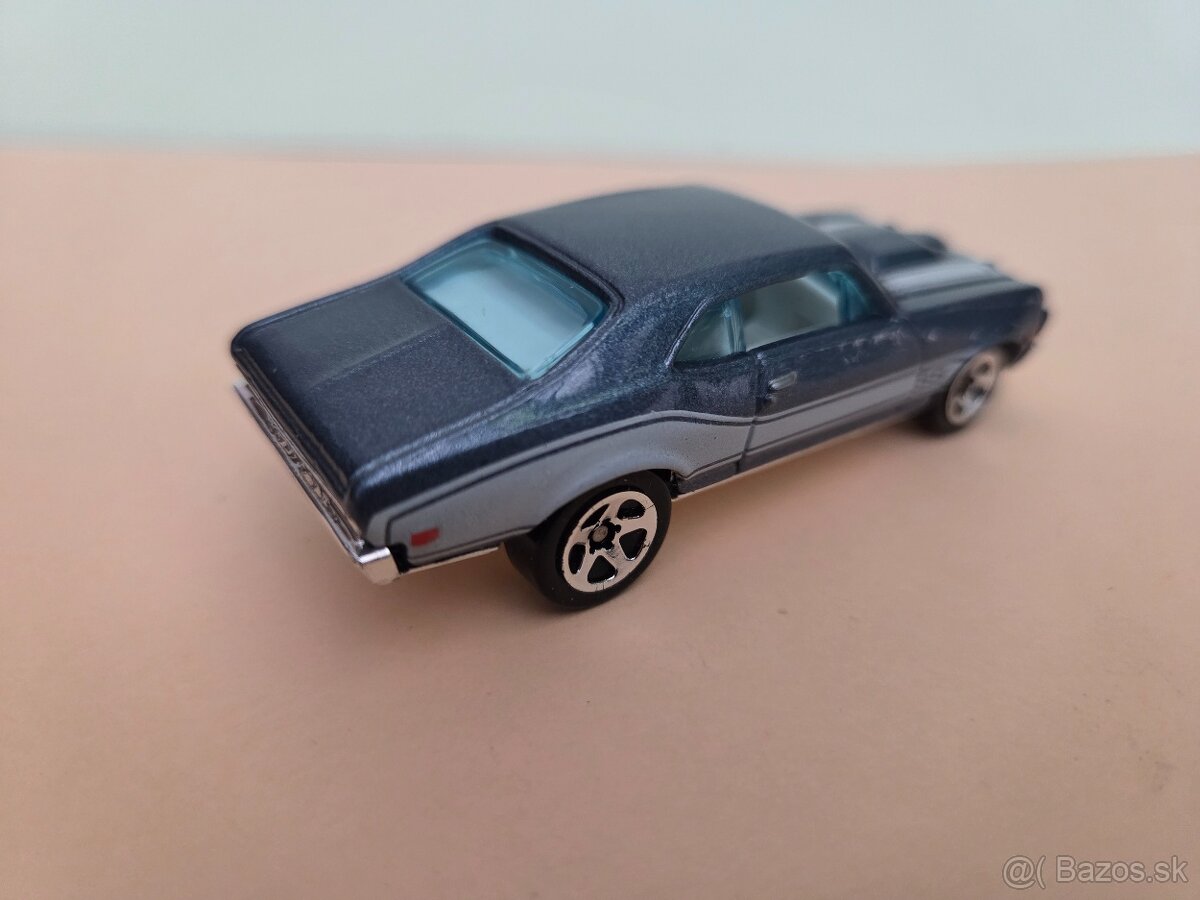 Hot weheels Chevy Nova - 2