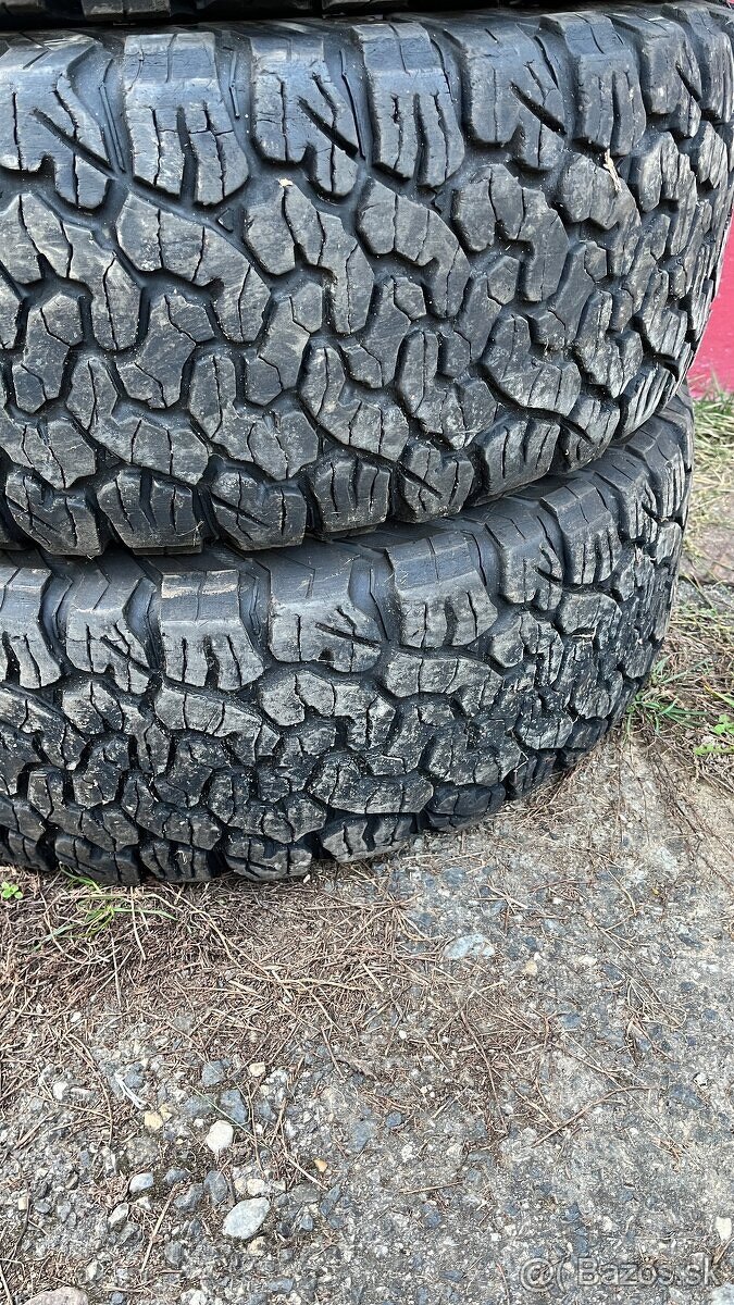 BF Goodrich 255/70 r16 - 2