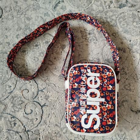 Značková taštička Superdry - 2