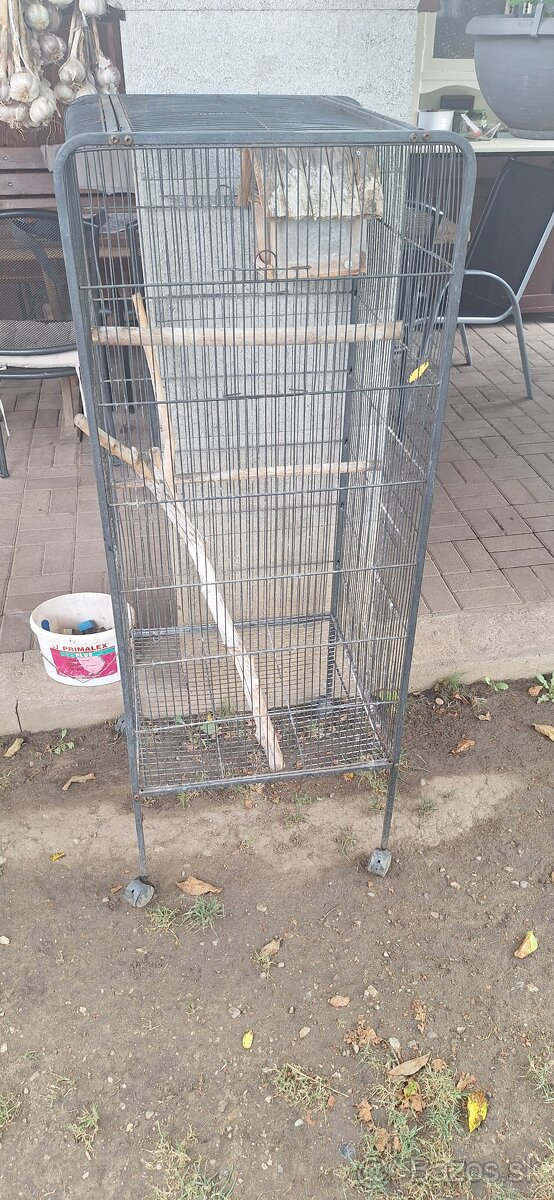 Klietka pre papagaje. - 2