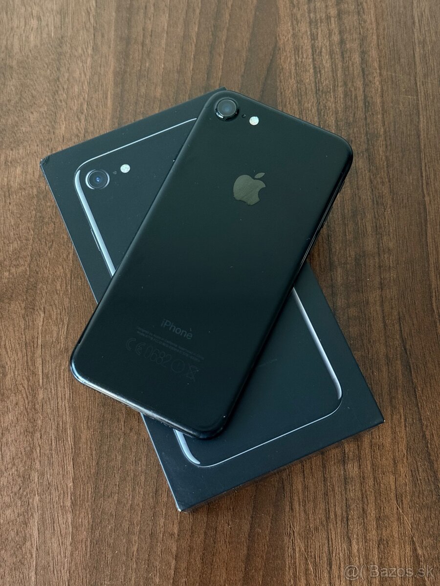 Apple iPhone 7 Jet Black (128 GB) - 2