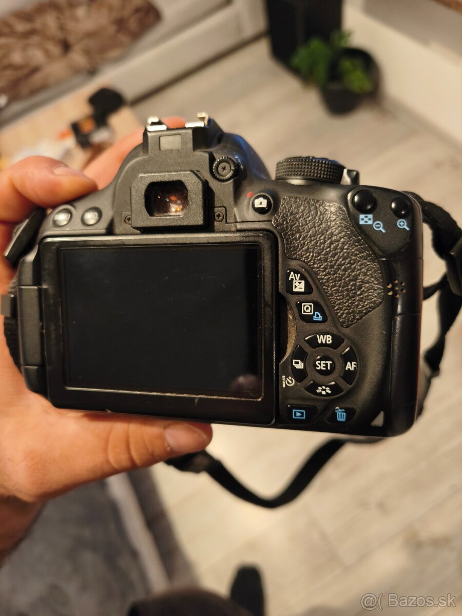 Canon EOS 700d - 2