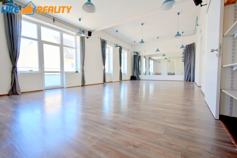 Prenájom komerčných priestorov, Martin – pešia zóna - 2