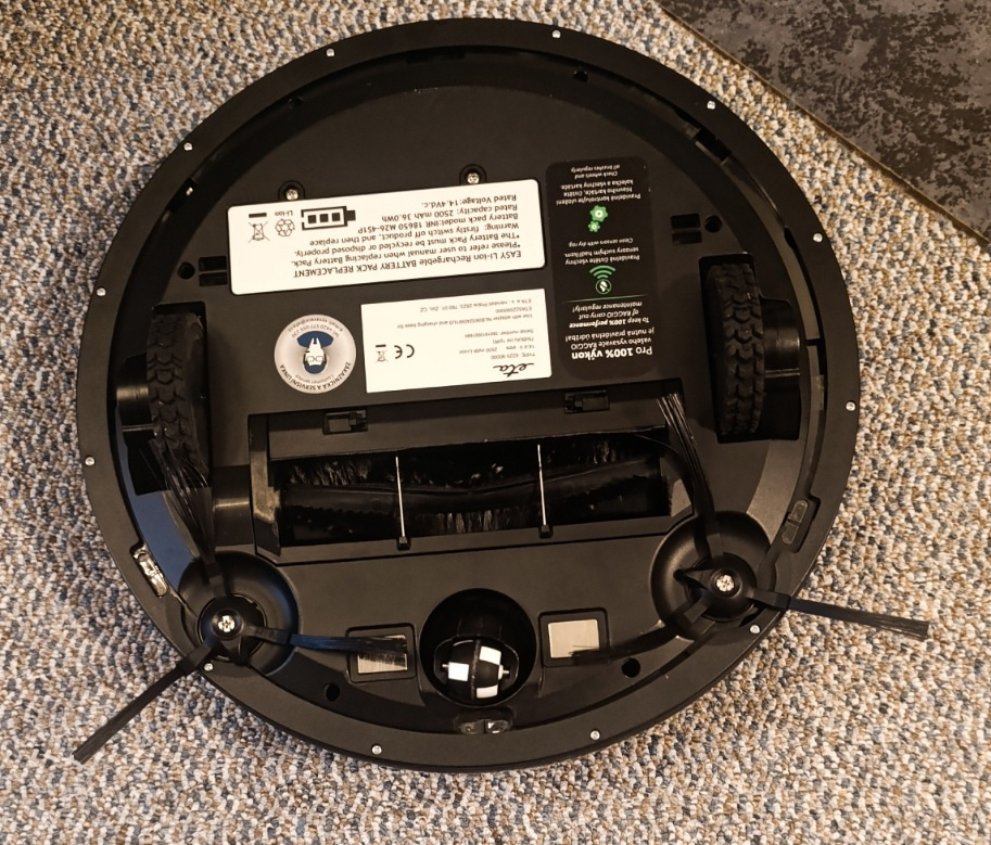 Predám robotický vysávač ETA RAGGIO v krabici,neviem spárova - 2