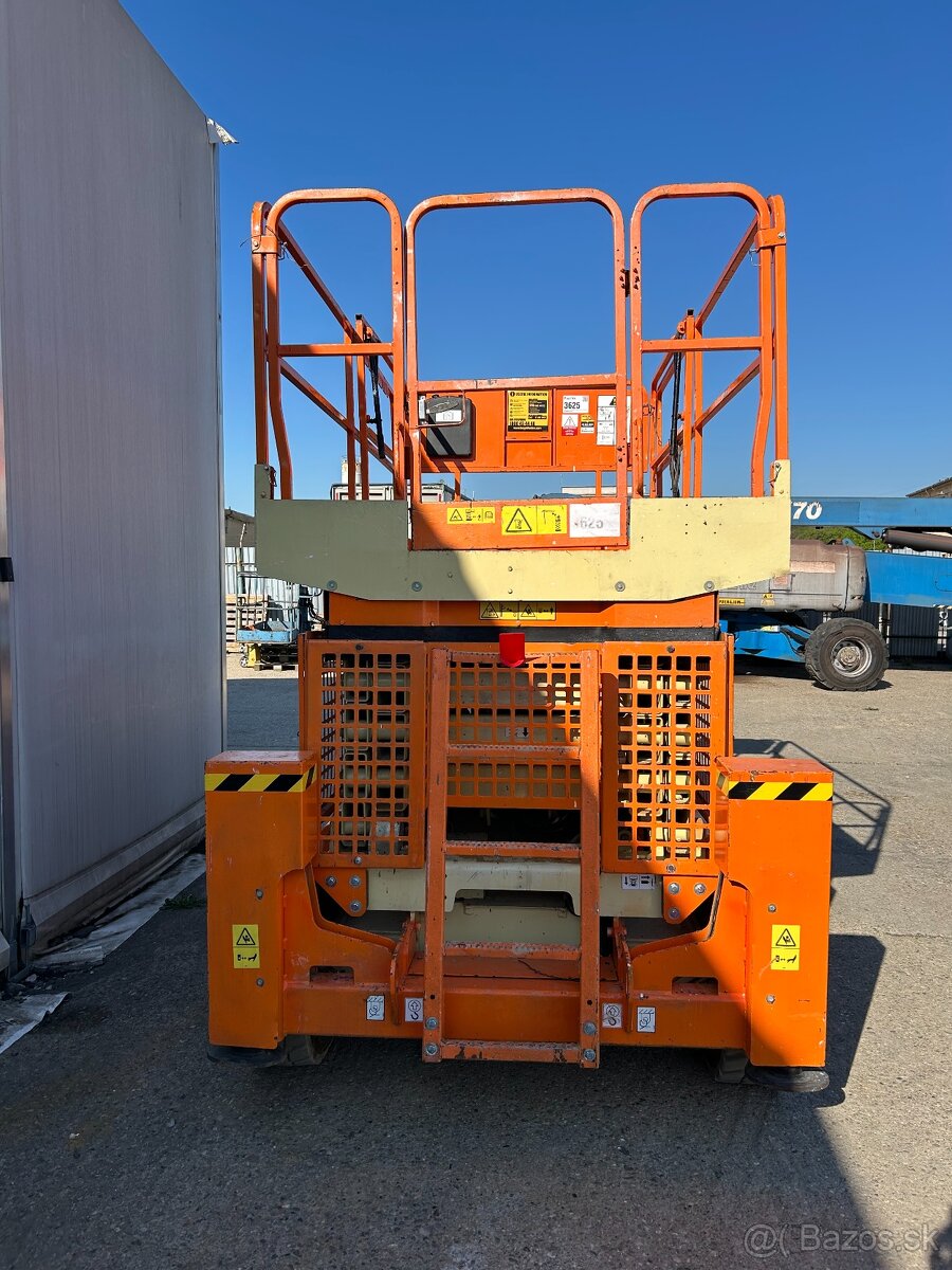 Nožnicová pracovná plošina duálny pohon JLG M4069 Bi - 2