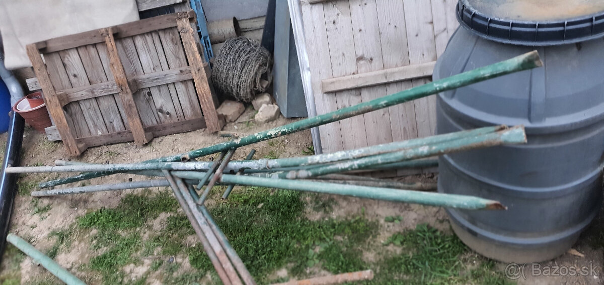 Predám stĺpiky plotové aj rohové. - 2