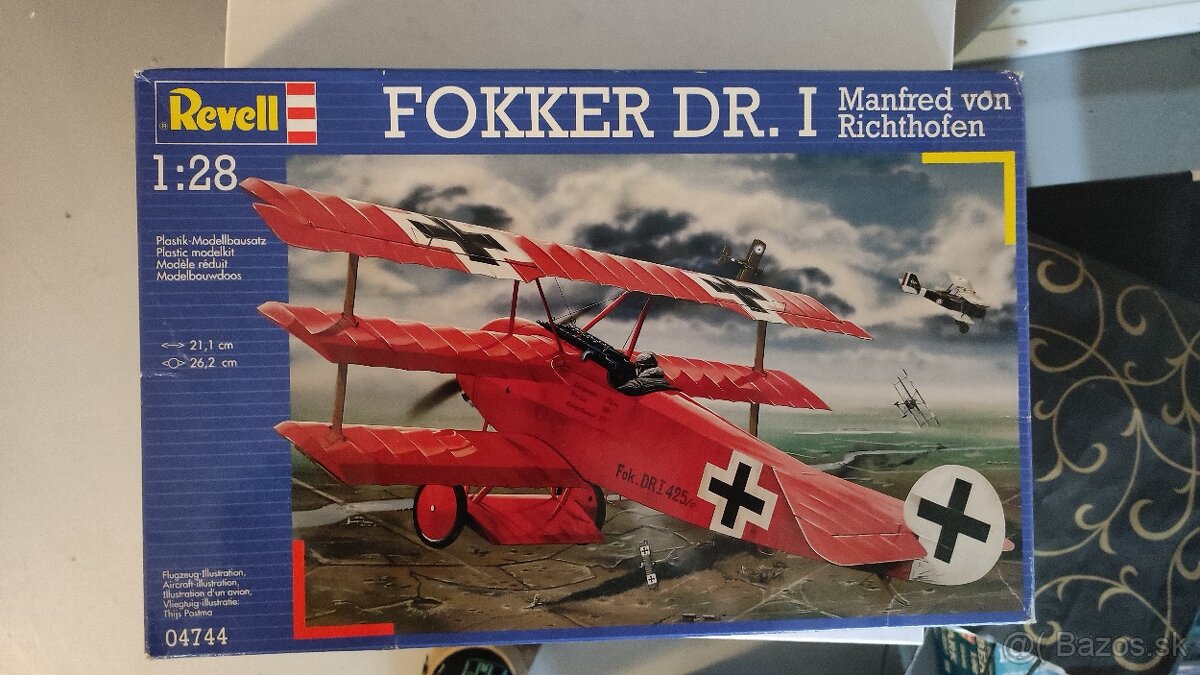 Modely + autíčko na diaľkové ovládanie - 2