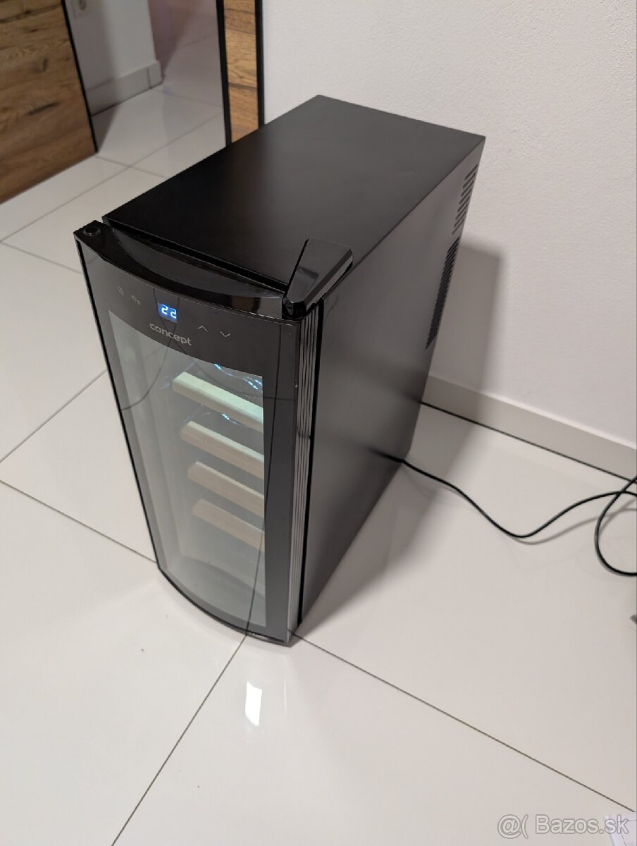 Vinotéka na 12 fliaš - 2