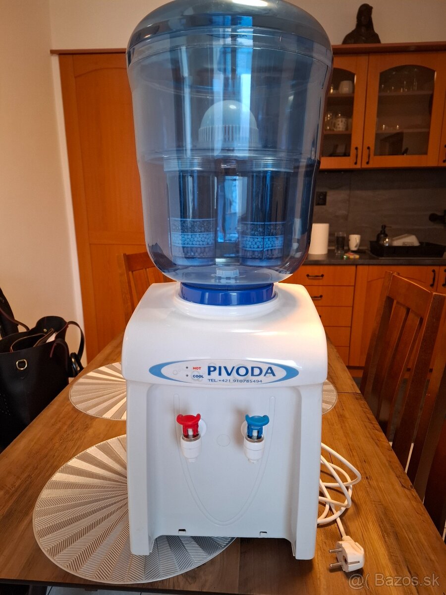 Stolový vydajnik vody - 2