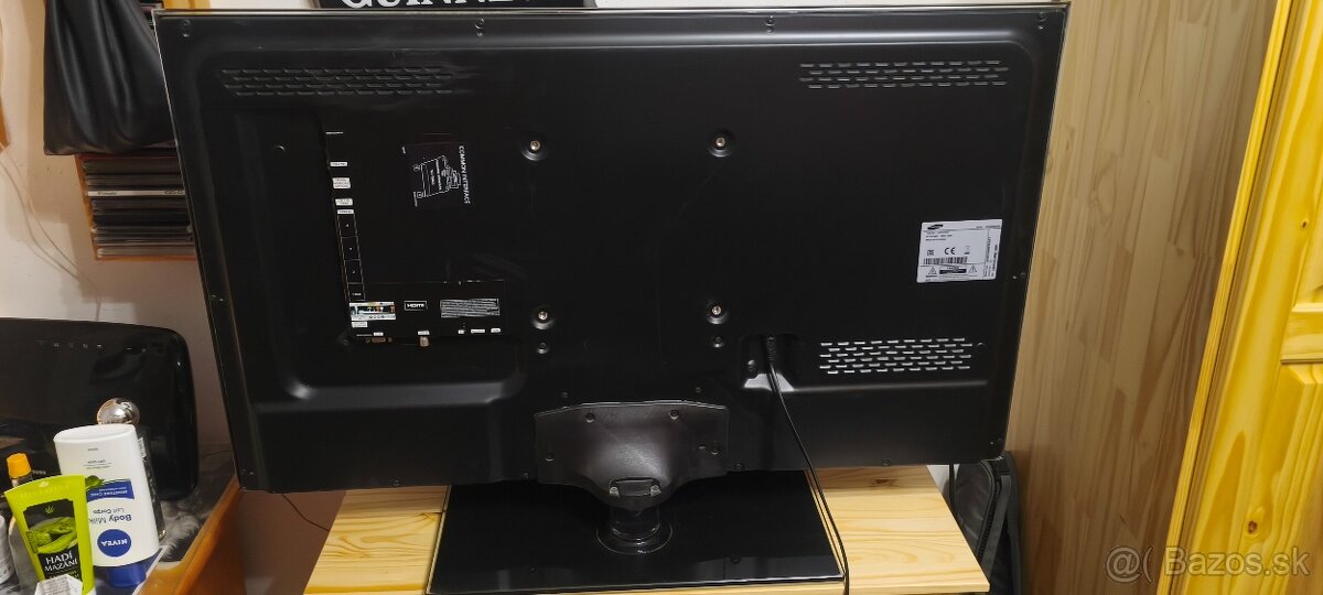 Predám TV Samsung UE40D5000• - 2