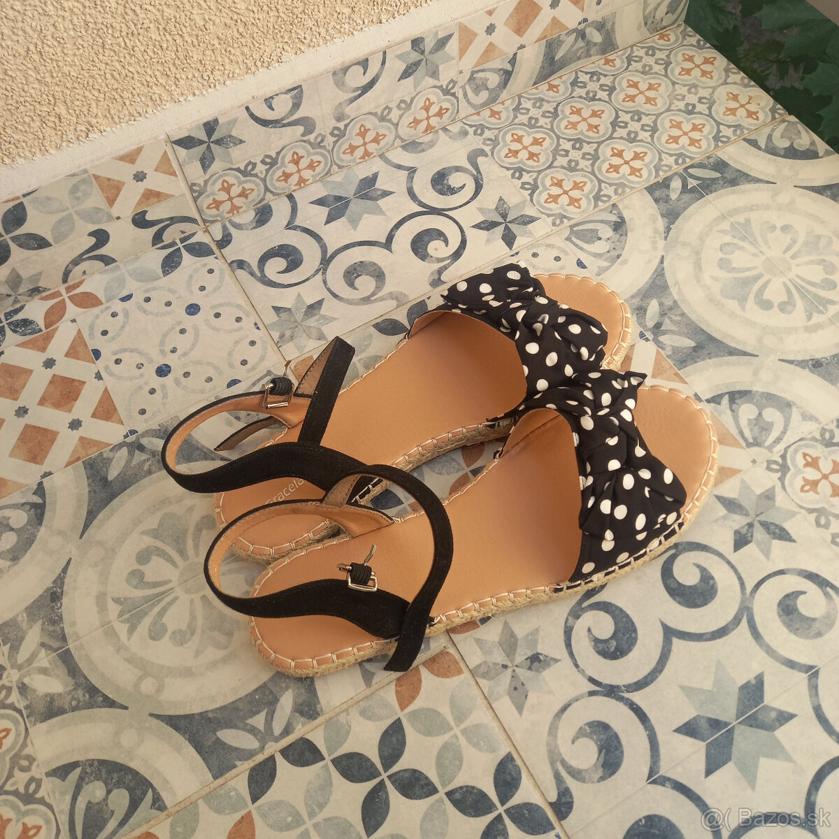 Bodkované sandále, veľ. 42 - 2