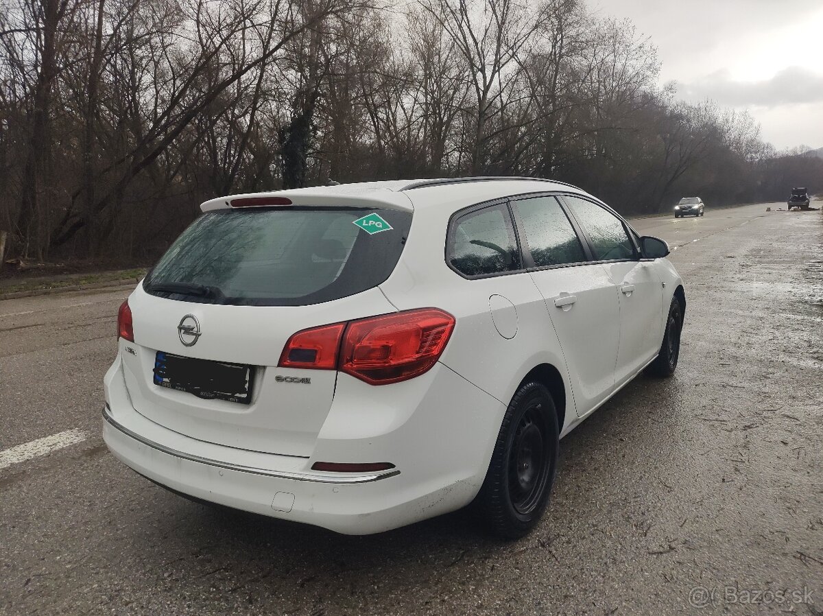 OPEL ASTRA SPORT TOURER - 2
