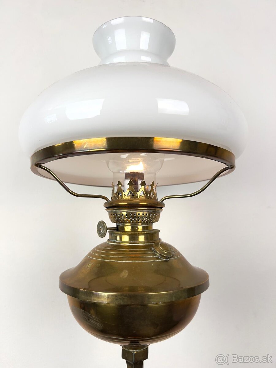 Mosadzna Stolova petrolejka - 2