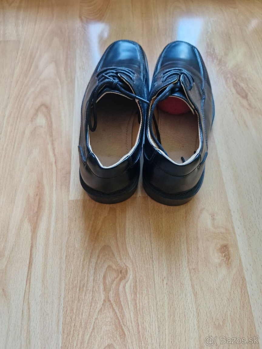 Spoločenské topánky - velkosť 32 - 2