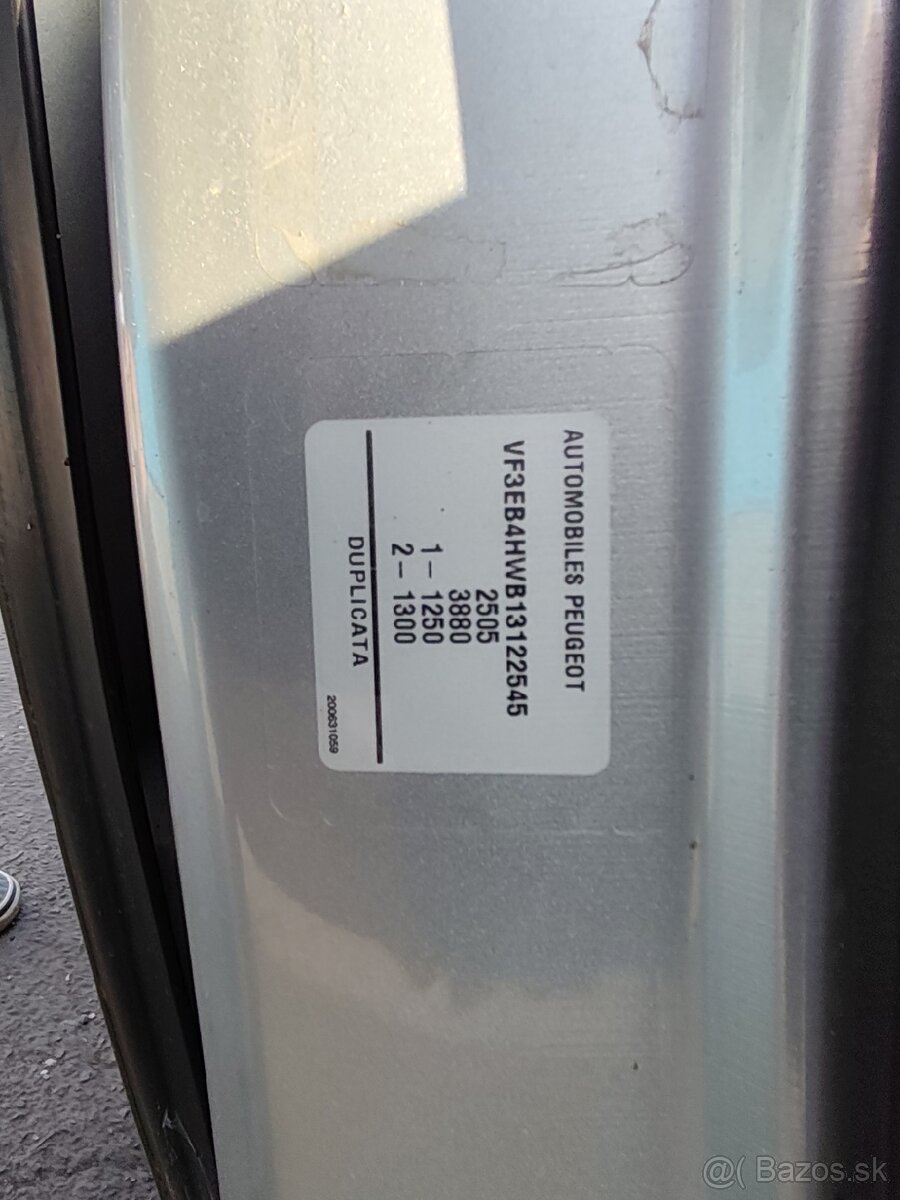 Predám Peugeot 807 2.2 HDi, 8-miest - 2