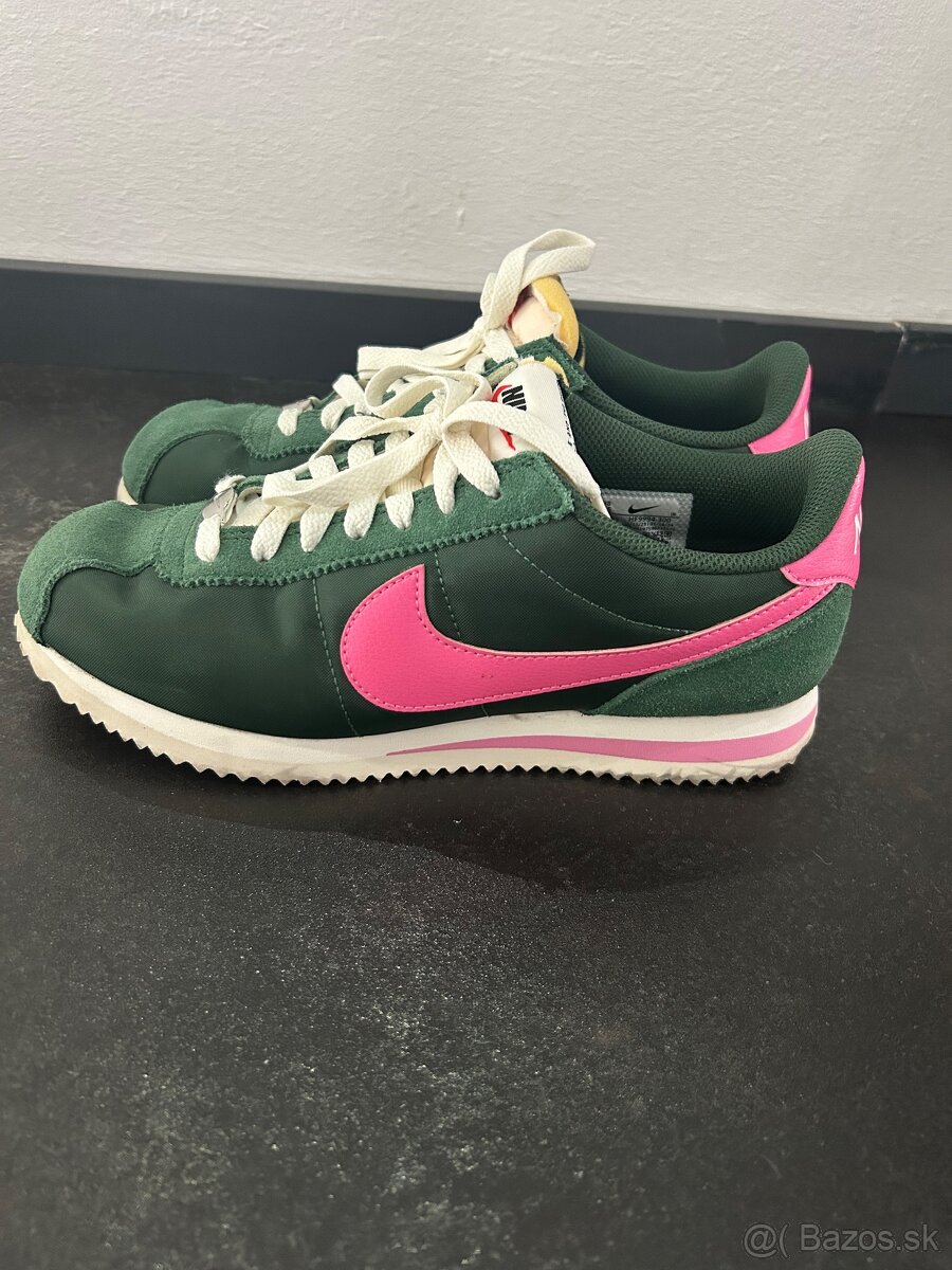 Tenisky Nike , cena kus - 2