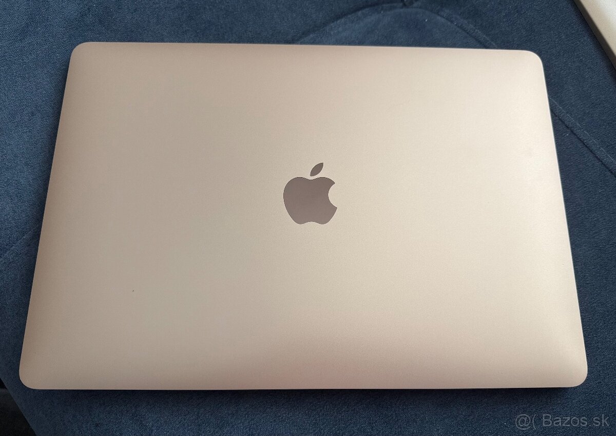 MacBook Air 13-inch, M1, 16GB/256 GB - 2