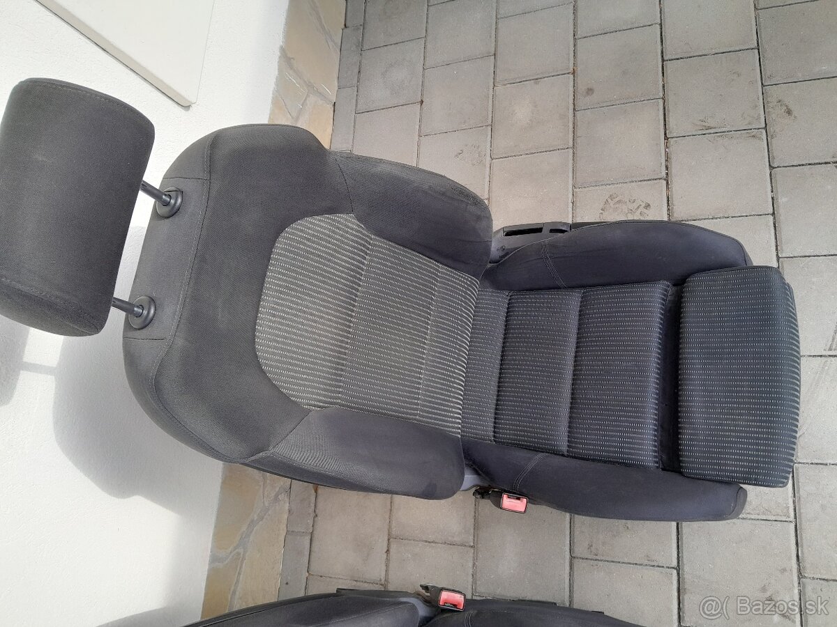 Sedačky audi - 2