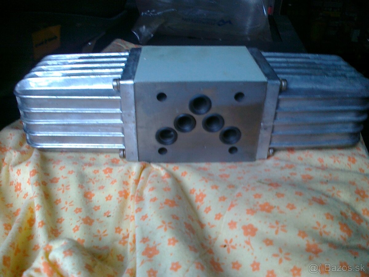 Hydraulické rozvádzače - 2