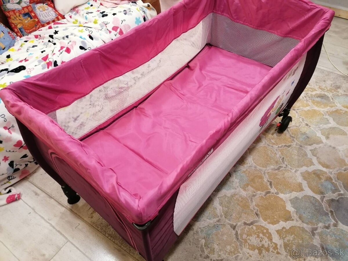 Obyčajná a prenosná postieľka - 2