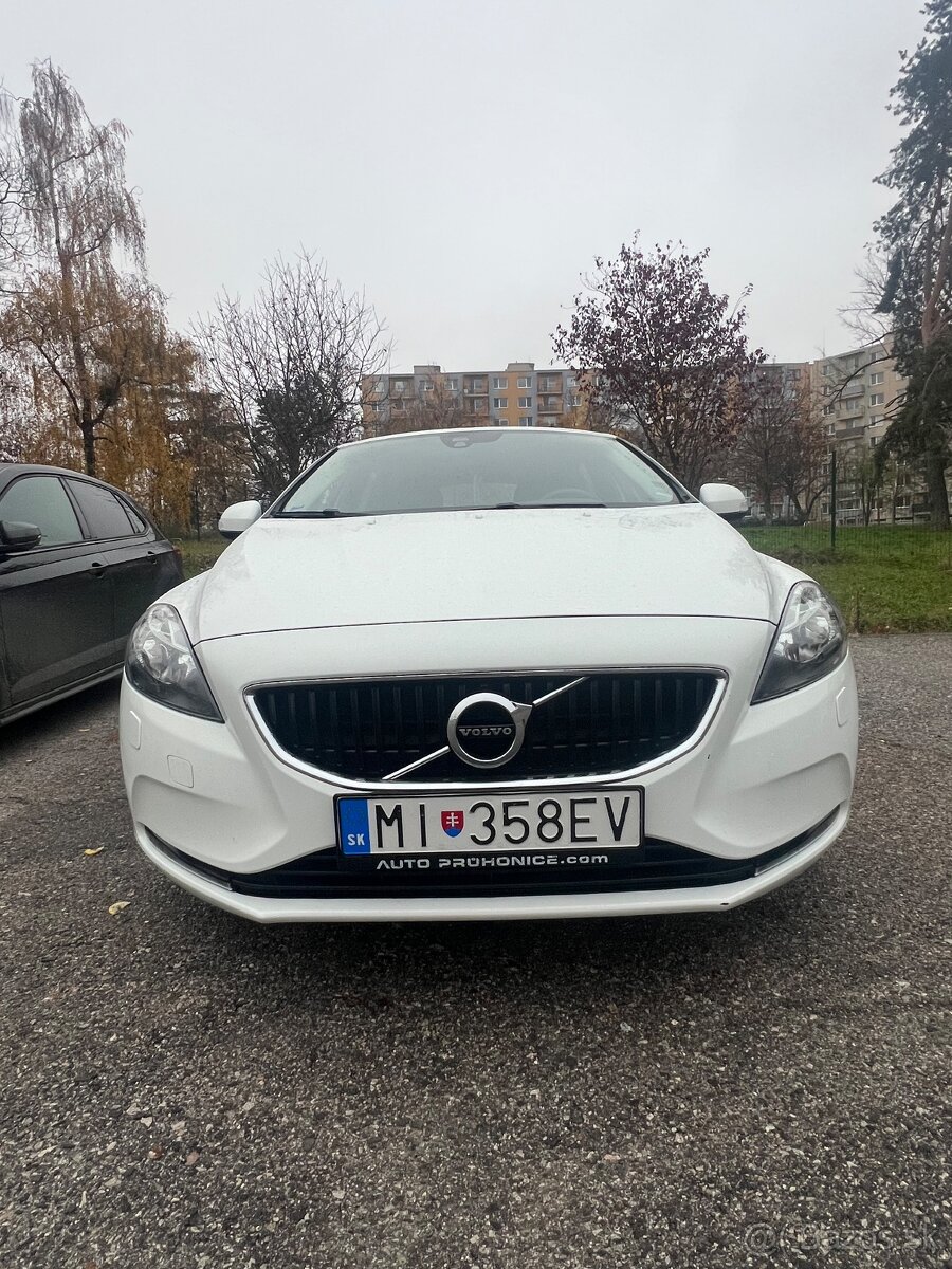 Volvo v40 D2 business - 2