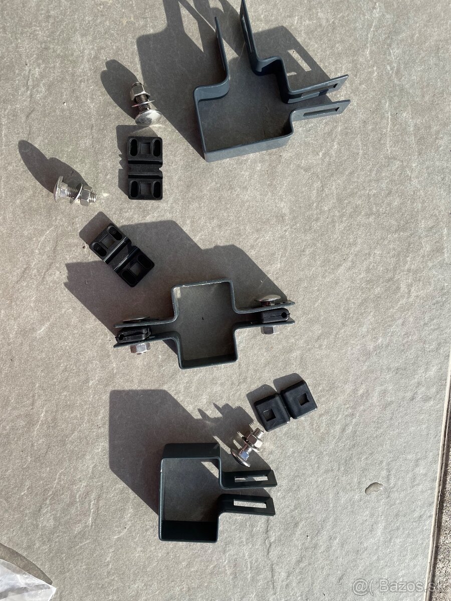 Úchytky plotovych dielcov/zváranych panelov - 2