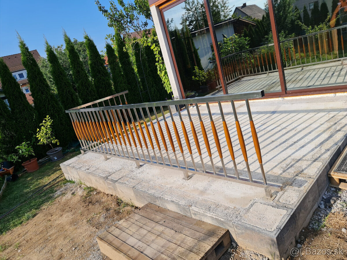 Nerezové zábradlie v kombinácii Nerez-Dub v prevedení Orech - 2