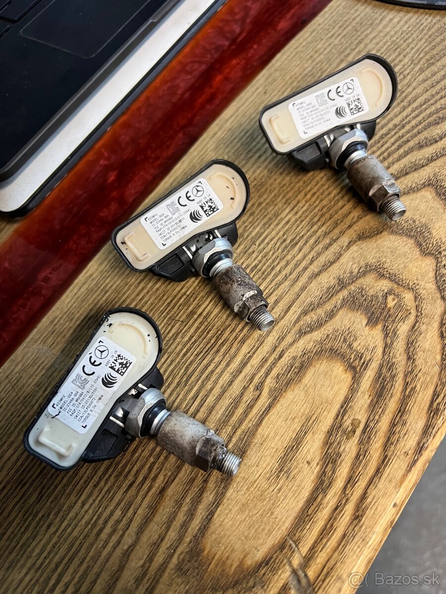 Snimač tlaku v pneumatikach mercedes - 2