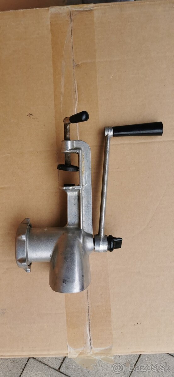 Mlynček na mäso. - 2