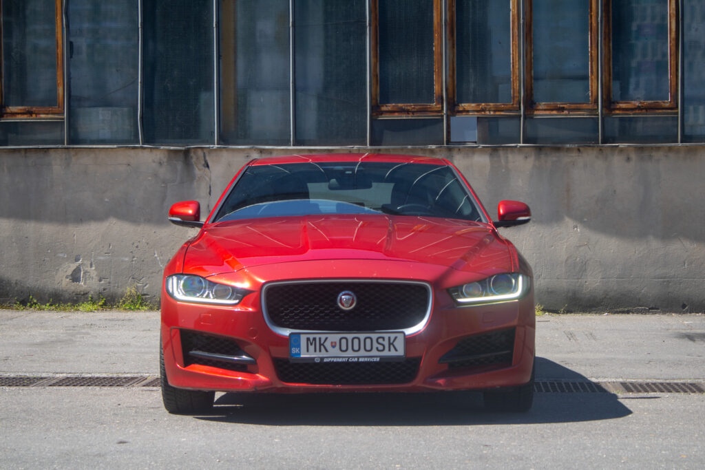 Jaguar XE 2016 - 2