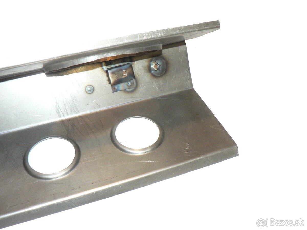 Příčník pod přední sedačku Tatra 613 - 2