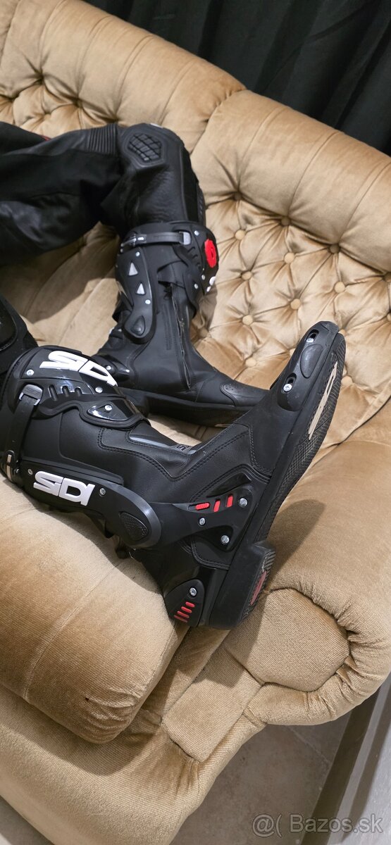 Predám kombinézu, čižmy, prilbu, - 2