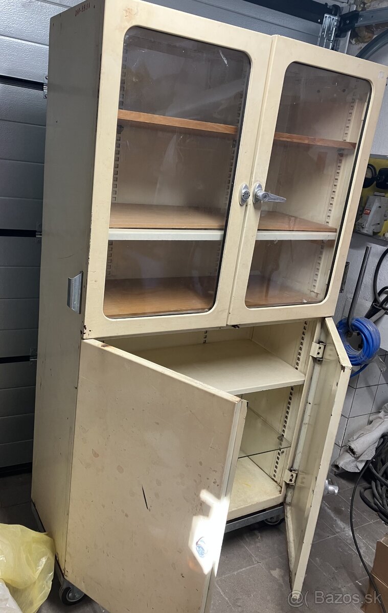 Kovová skriňa do dielne - 2