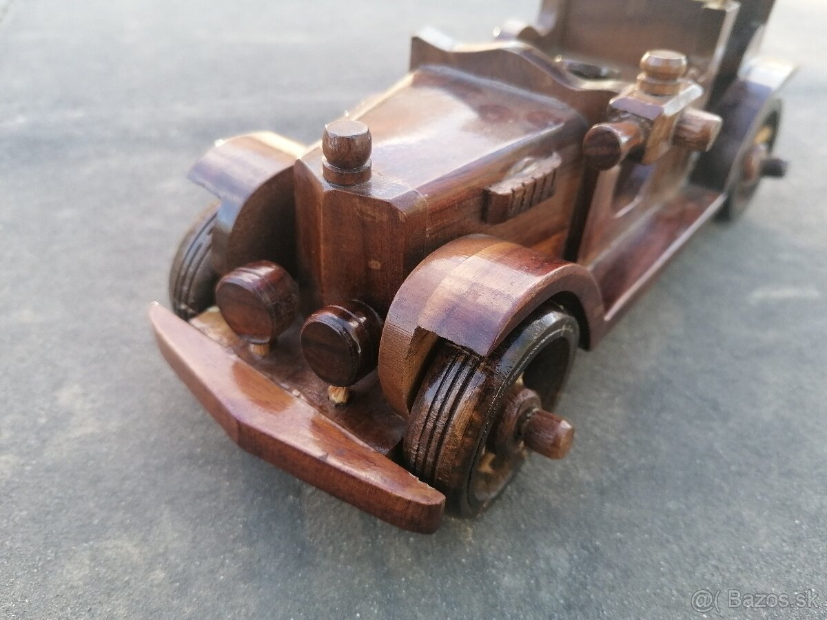 Predám starožitné drevené auto - 2