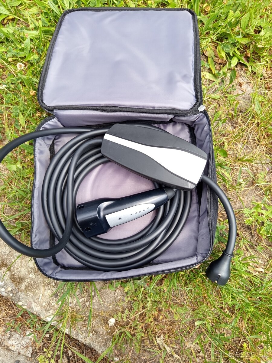 Tesla nabíjačka - 2