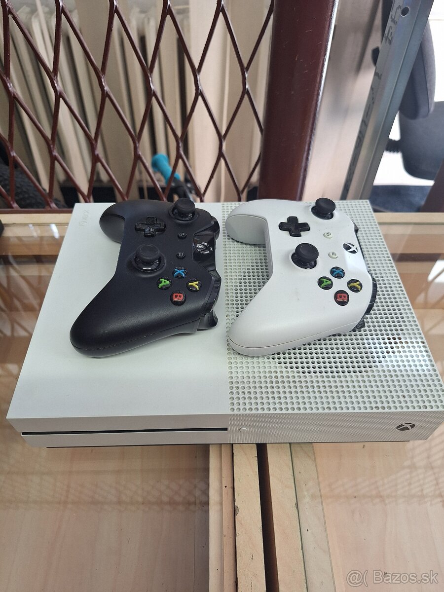 Xbox One S 500GB + 2ks ovládač, 2ks her - 2