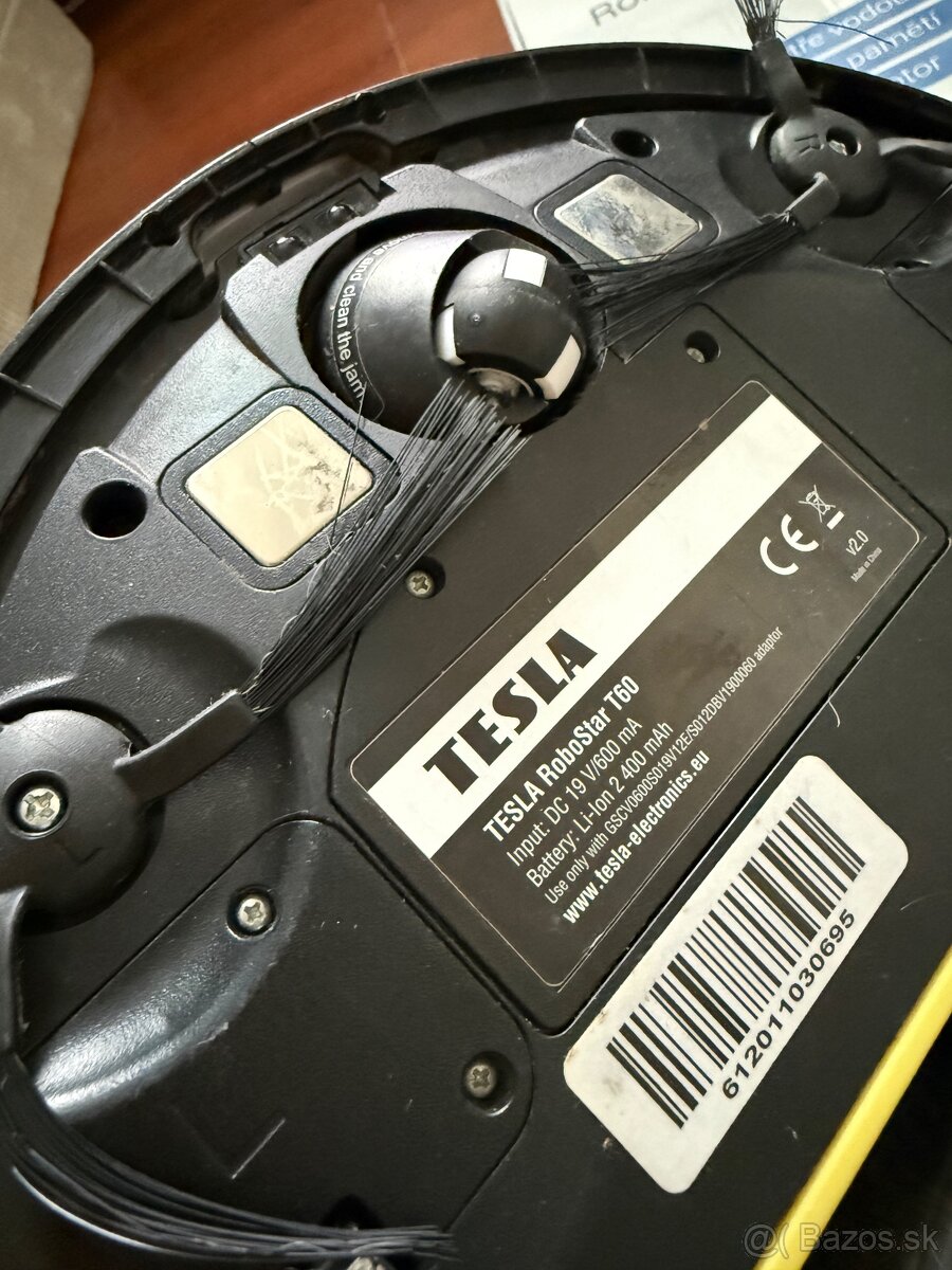 Tesla roboticky vysávač - 2