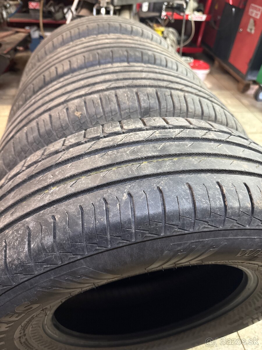 Predám letne pneumatiky 235/70R16 - 2