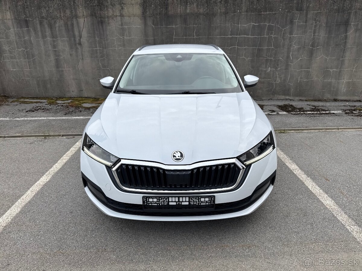 Škoda Octavia Combi 2.0 TDI DSG Ambition - 2