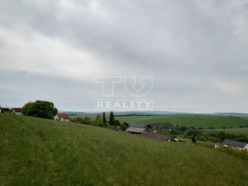 Pozemok na výstavbu rodinného domu s nádherným výhľadom... - 2