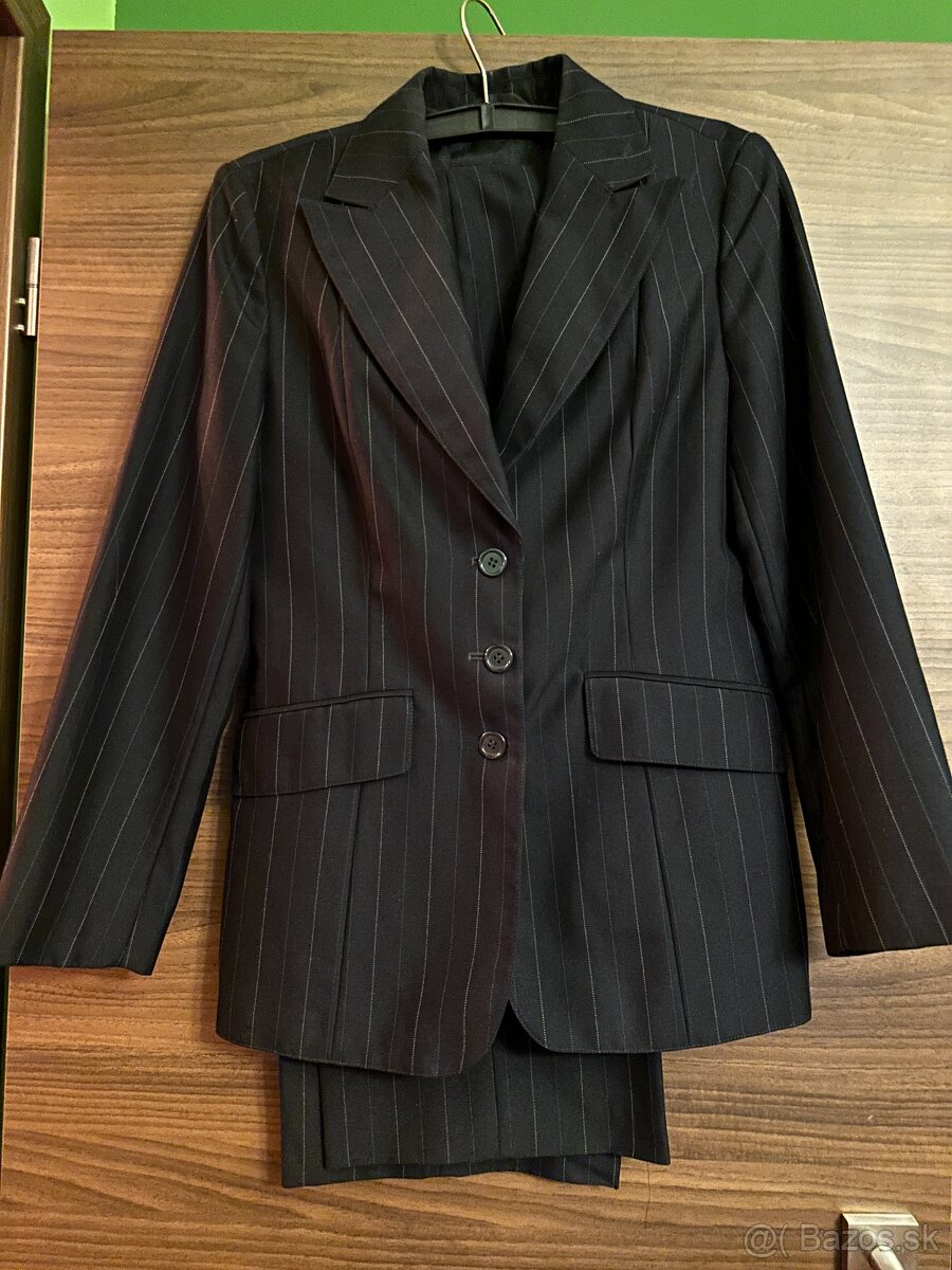 Predám dámske kostýmy pre managerku veľkosť 38 - 2