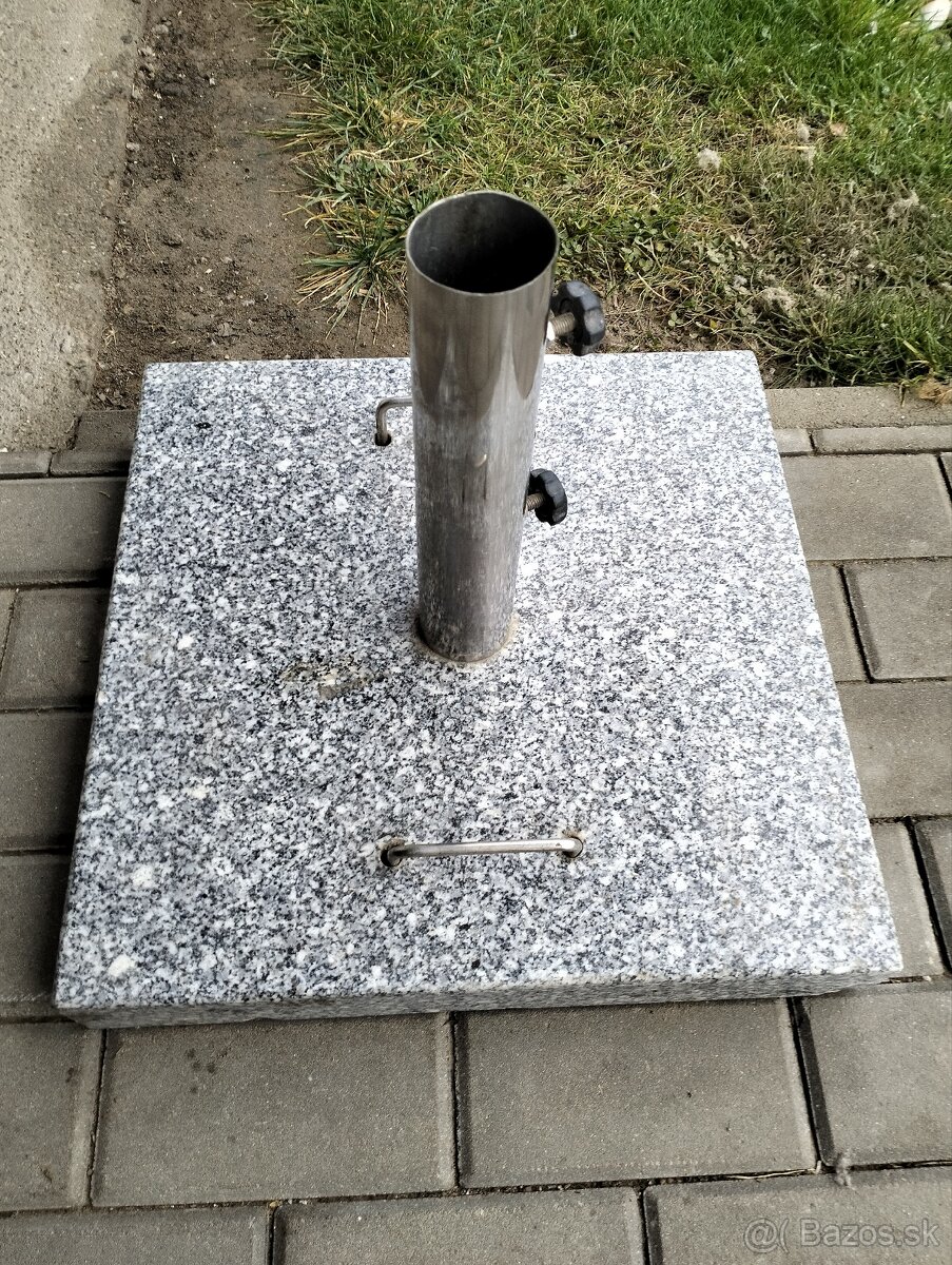 Žulový stojan pod záhradný slnečník - 2