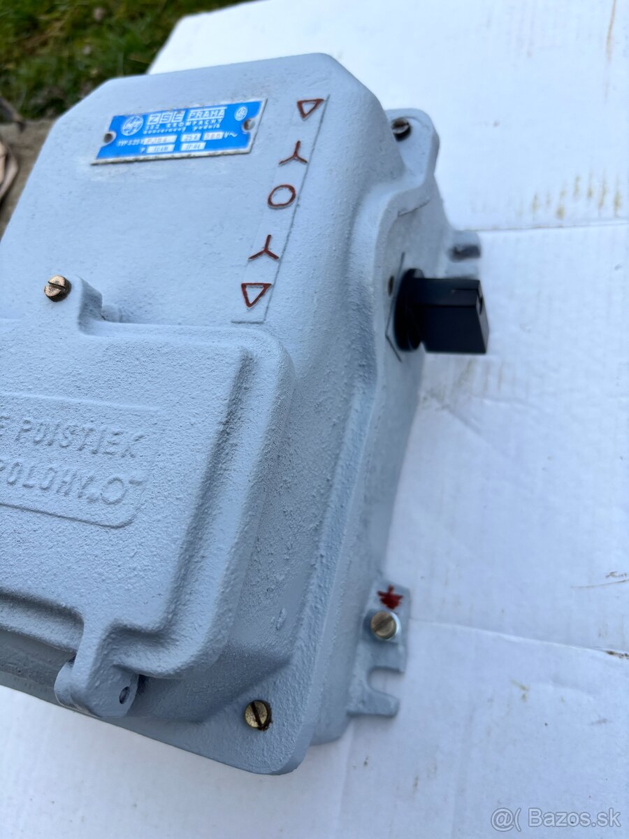 REVERZAČNÝ PREPÍNAČ Y/D - 2