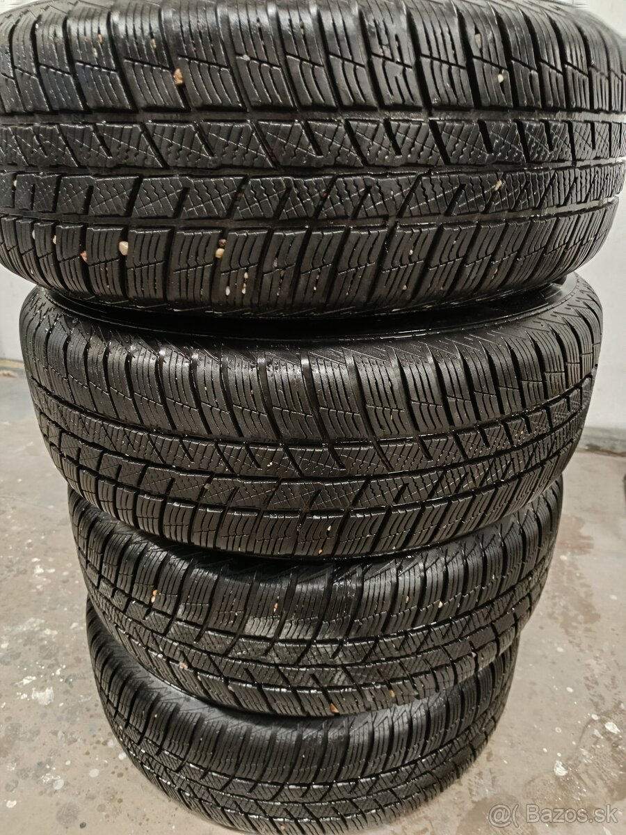 Predám zimné pneumatiky 215/65 R16 - 2
