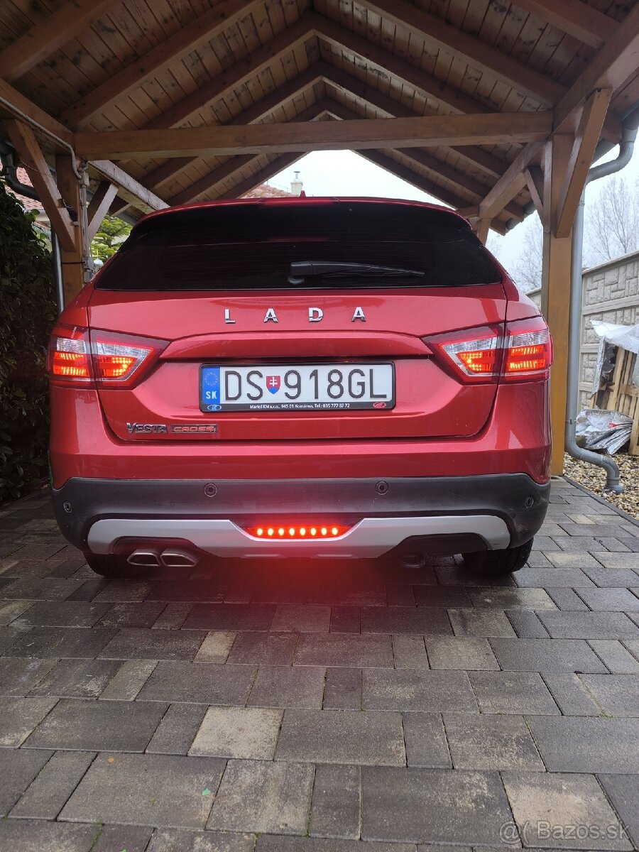 Predam Lada Vesta SW Cross 1.6 - 2