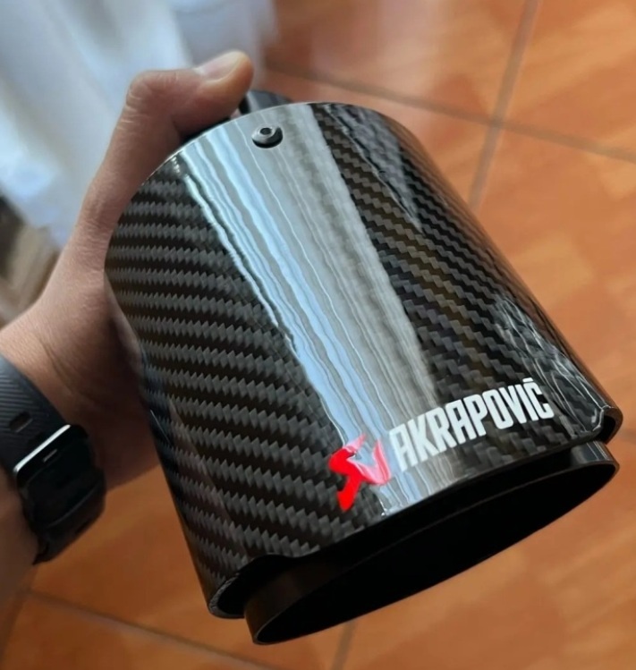 🔥 Univerzálna koncovka výfuku Logo: Akrapovič dizajn Carbon - 2
