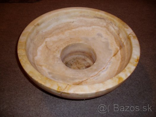 Mramorová fontánka. - 2