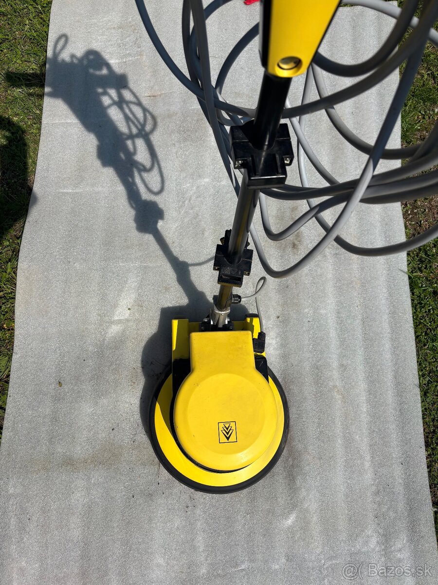 Karcher kefový podlahový čistič - 2